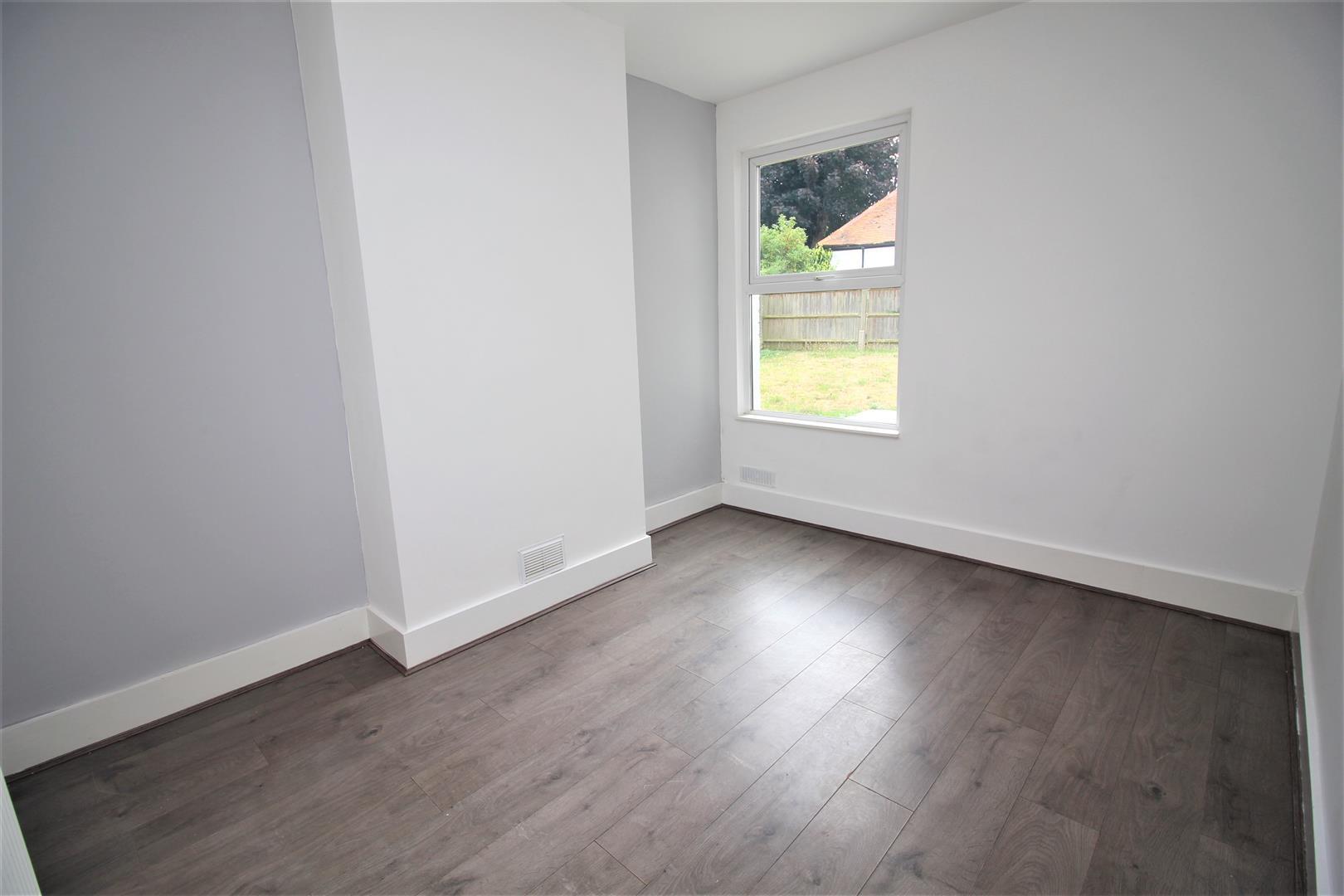 3 bed property in Reading Road, Pangbourne